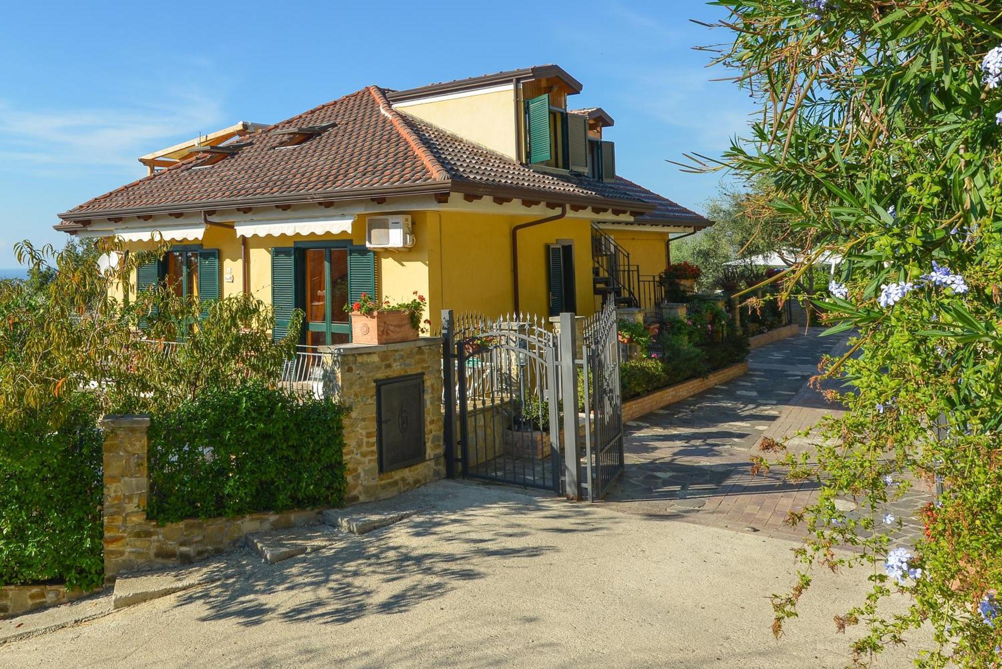 סנטה מריה די קסטלבאטה Villa Elaia מראה חיצוני תמונה