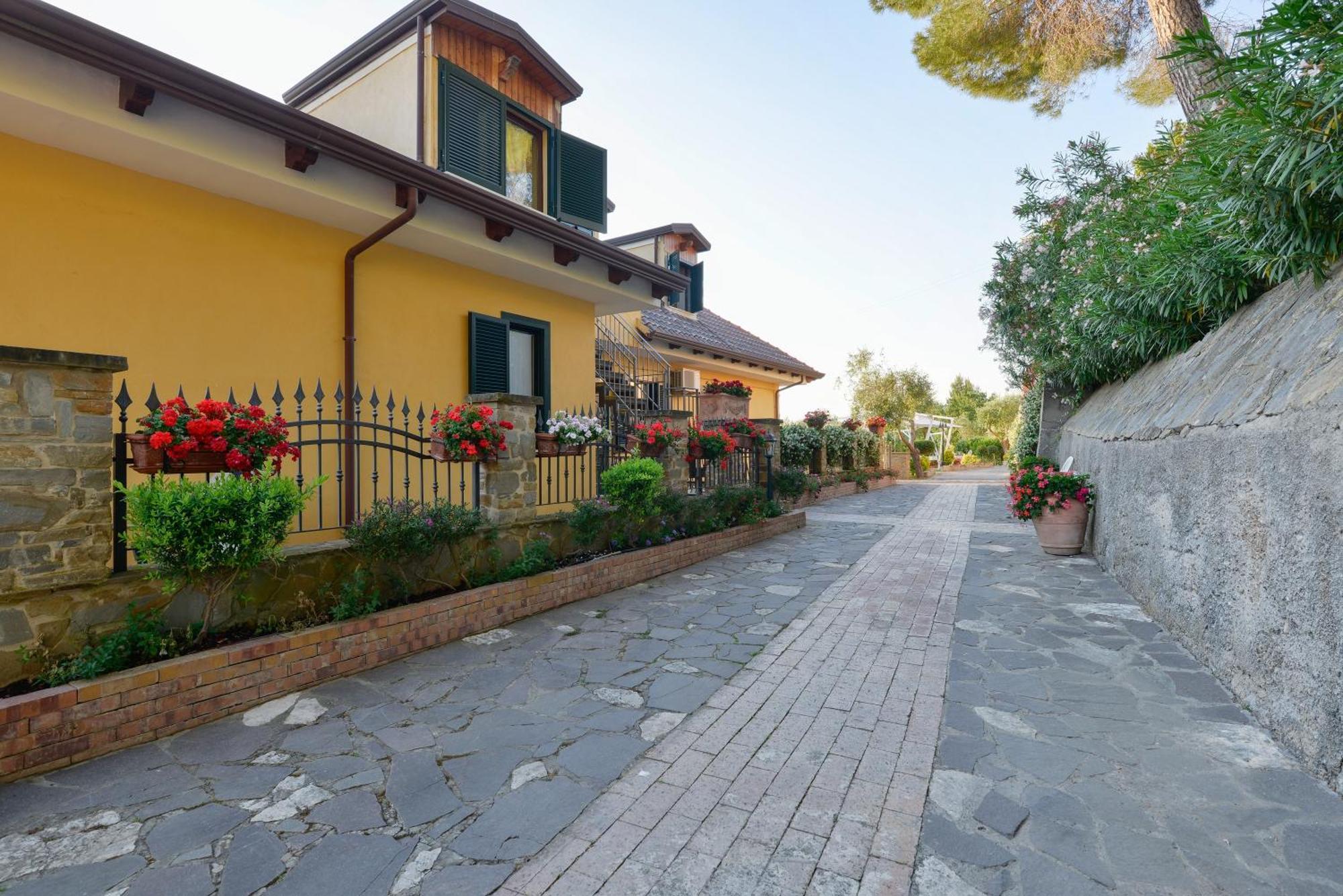 סנטה מריה די קסטלבאטה Villa Elaia מראה חיצוני תמונה