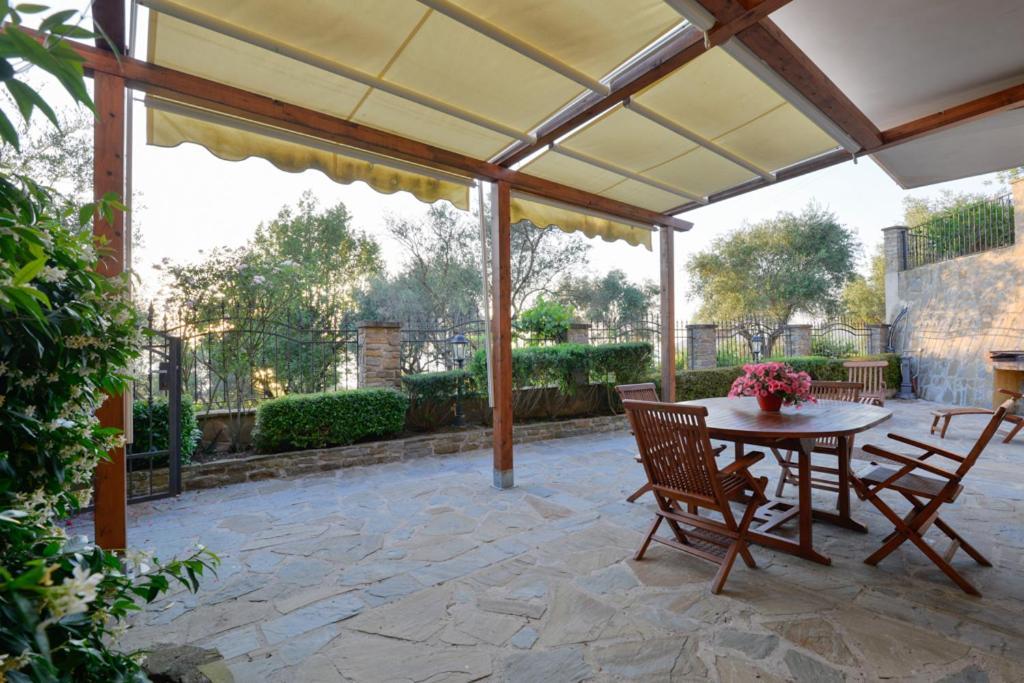 סנטה מריה די קסטלבאטה Villa Elaia מראה חיצוני תמונה
