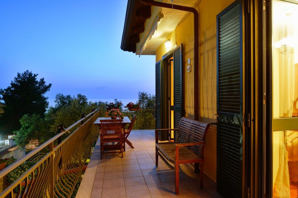 סנטה מריה די קסטלבאטה Villa Elaia מראה חיצוני תמונה